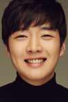 Актер Кан Ён-сок