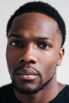 Актер Тосин Коул