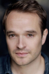 Актер Оливер Димсдейл