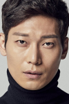 Актер Пак Хун